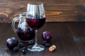 Read more about the article Simple Homemade Blackberry Wine Recipe