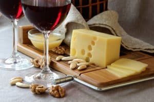 Read more about the article Ultimate Wine And Cheese Pairing Guide for Beginners